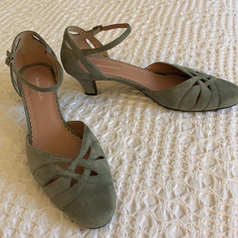Naturalizer Grey Suede dress shoes sz 7.5 M